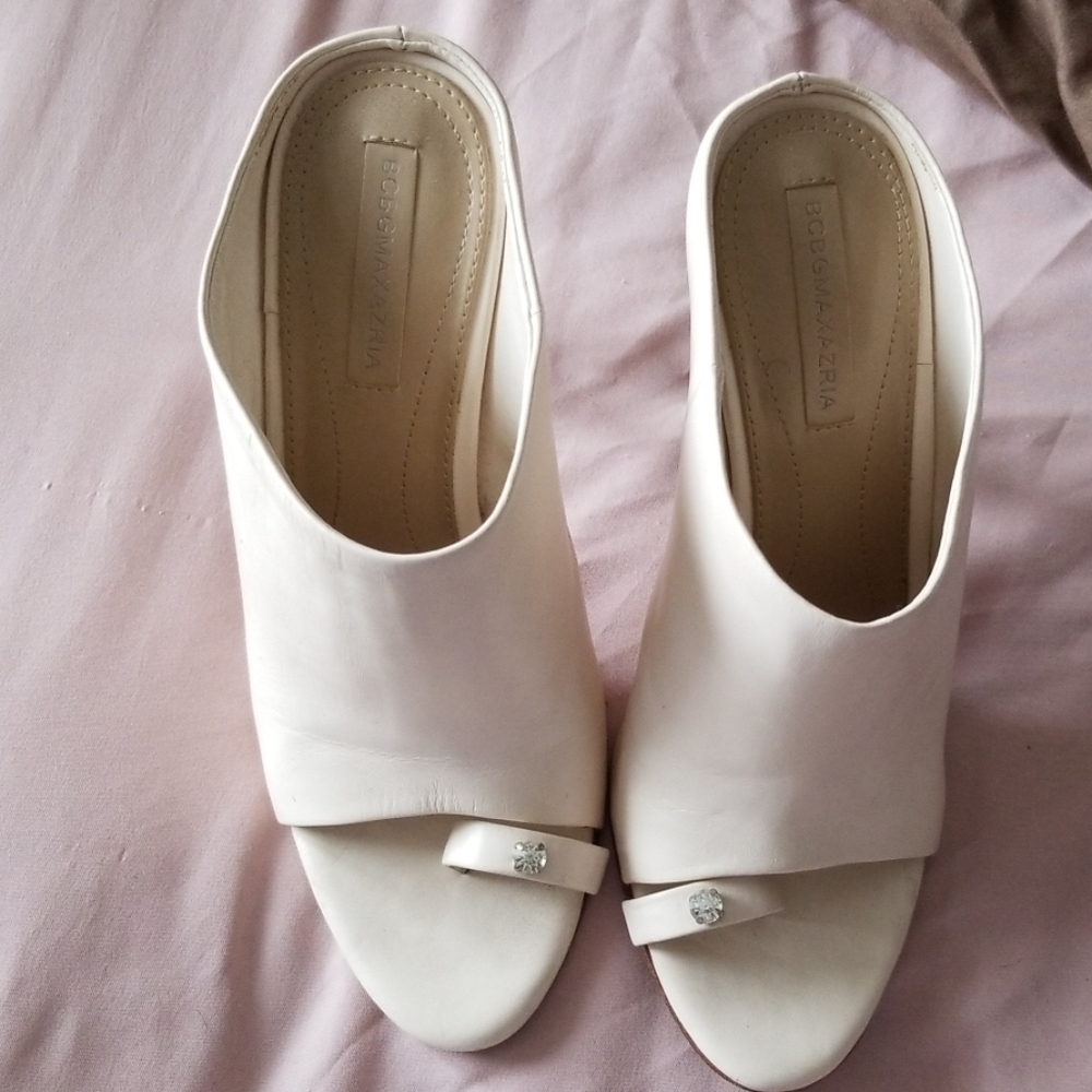 BCBG Dag mules